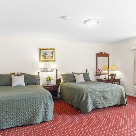 Blue Spruce Inn & Suites Valatie Εξωτερικό φωτογραφία