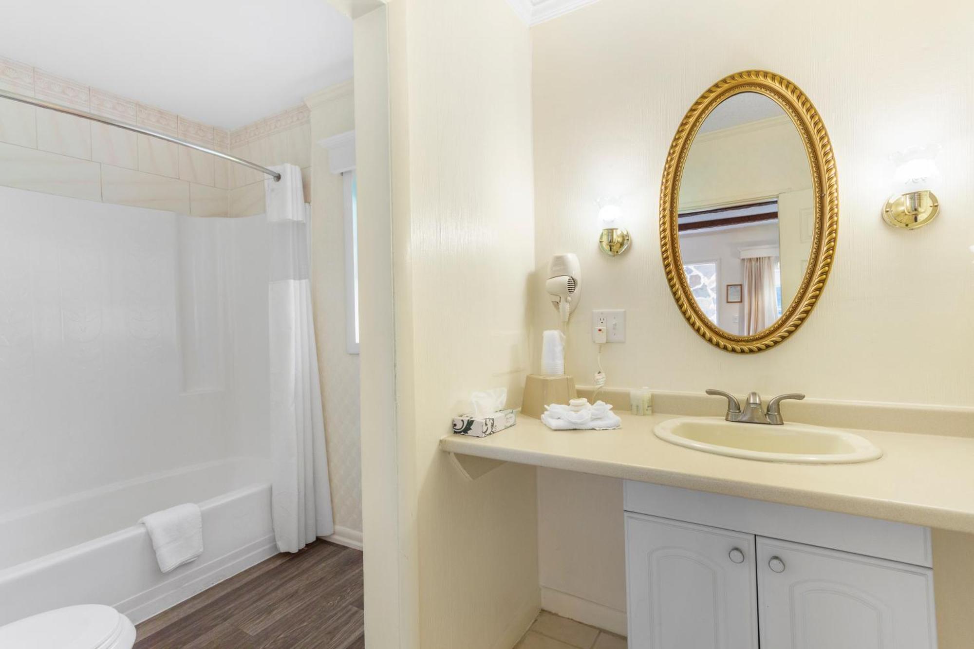Blue Spruce Inn & Suites Valatie Εξωτερικό φωτογραφία