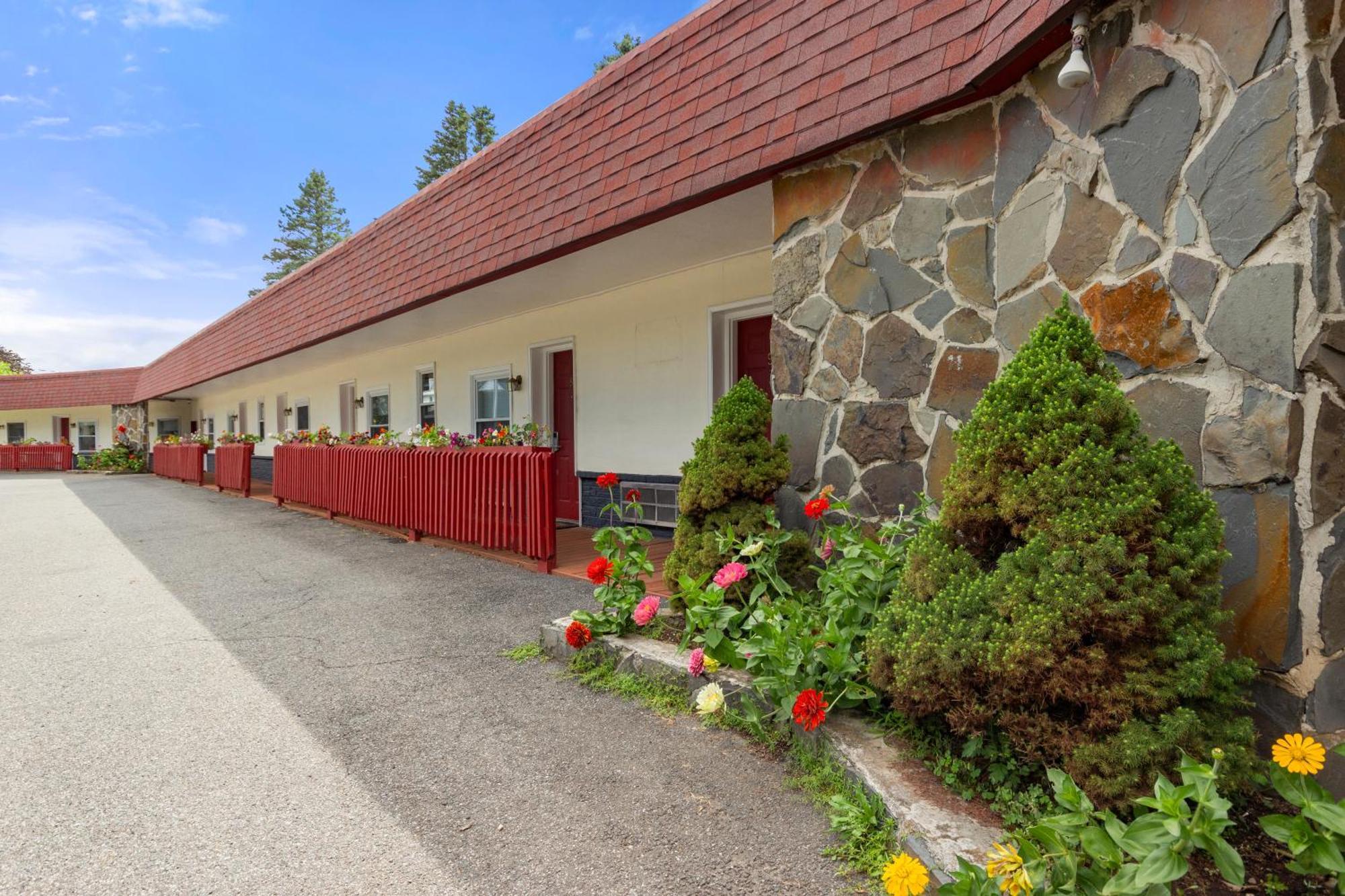 Blue Spruce Inn & Suites Valatie Εξωτερικό φωτογραφία