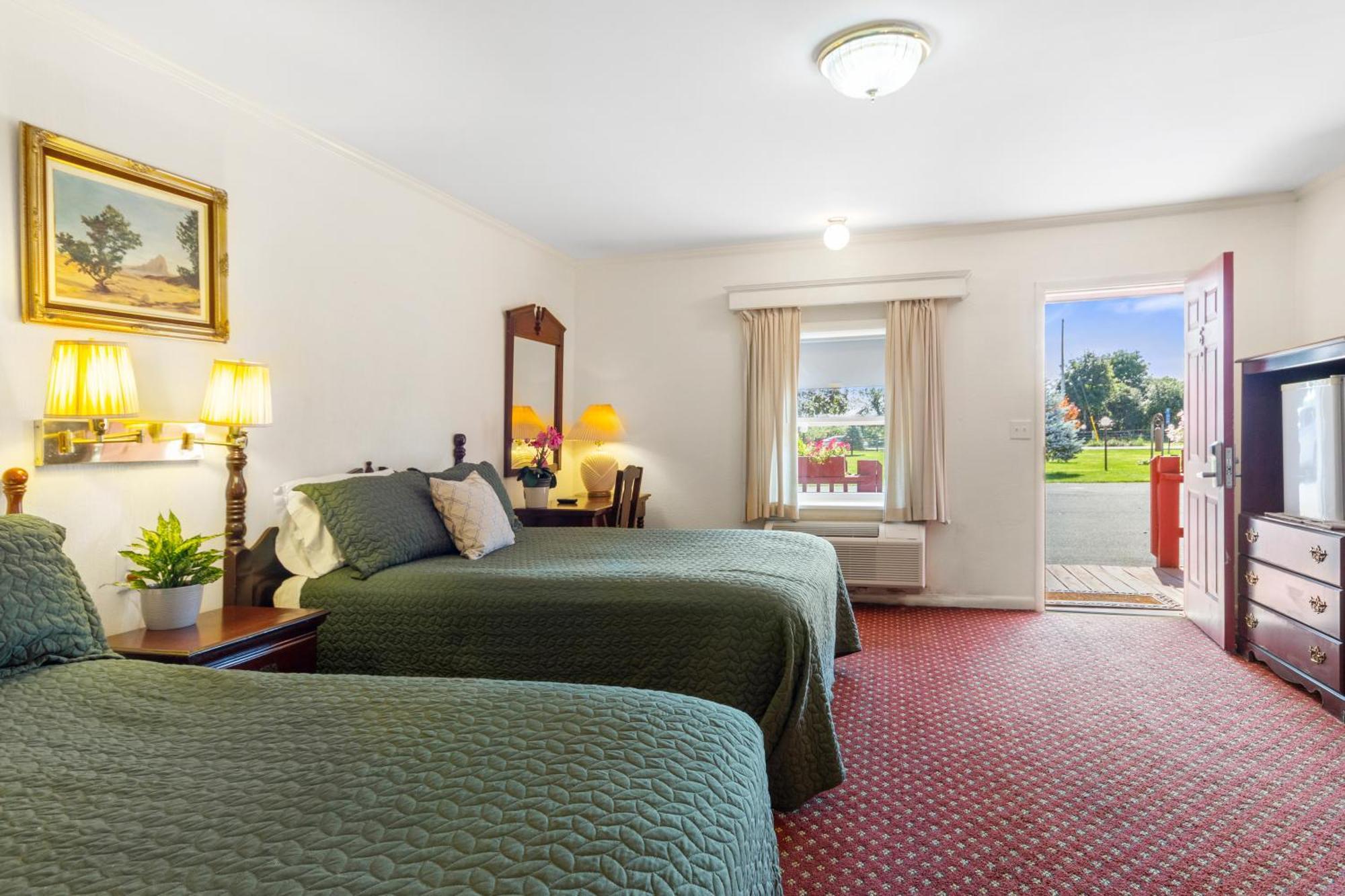 Blue Spruce Inn & Suites Valatie Εξωτερικό φωτογραφία