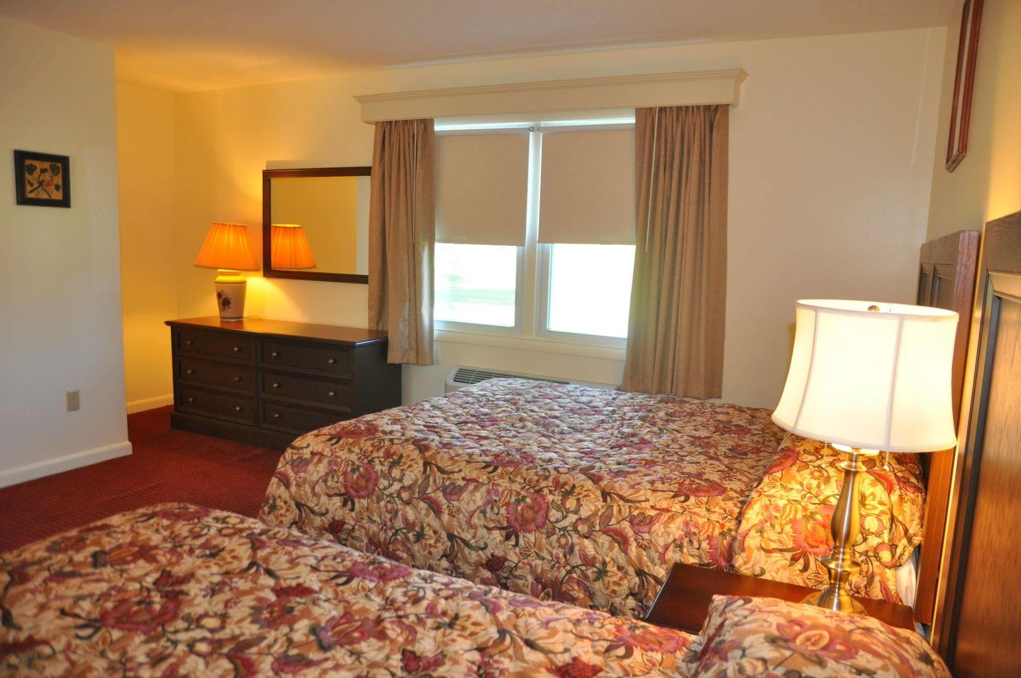Blue Spruce Inn & Suites Valatie Εξωτερικό φωτογραφία